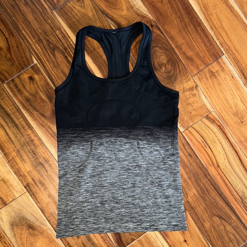 Lululemon black & gray swiftly tank, size 6-hip length